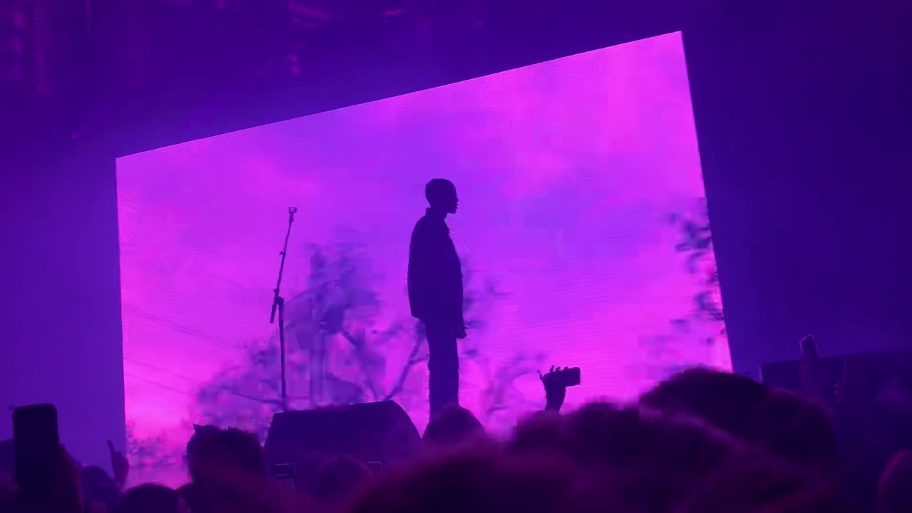 Jaden Smith - Summertime in Paris (live in Amsterdam)