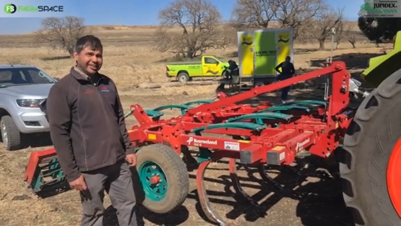 Waar pas die Kverneland CLC II ripper in jou boedery in? Stephan van JP Boeredienste vertel meer.