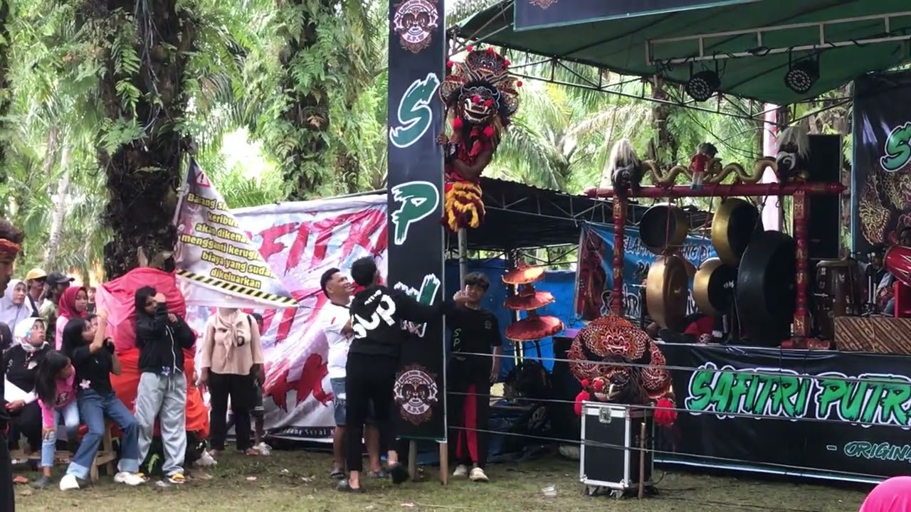 SAFITRI PUTRO W