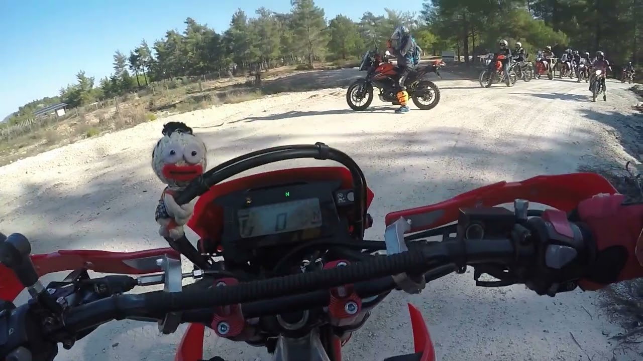 Yeni motosiklet yeni maceralar, Karacaören gezisinde düştük kalktık eğlendik.