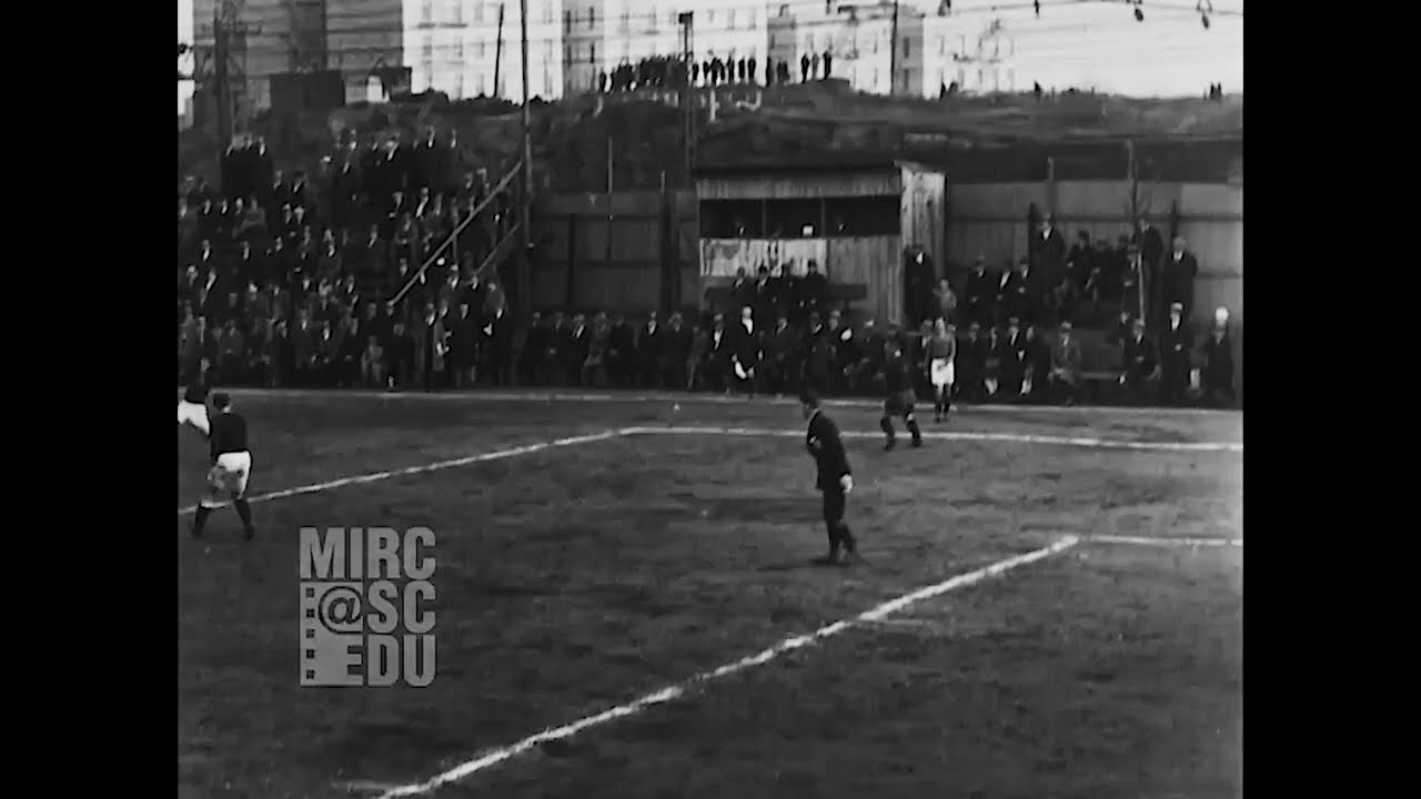 December 2, 1928: New York Giants 3-0 Newark Skeeters (Source: MIRC at USC)