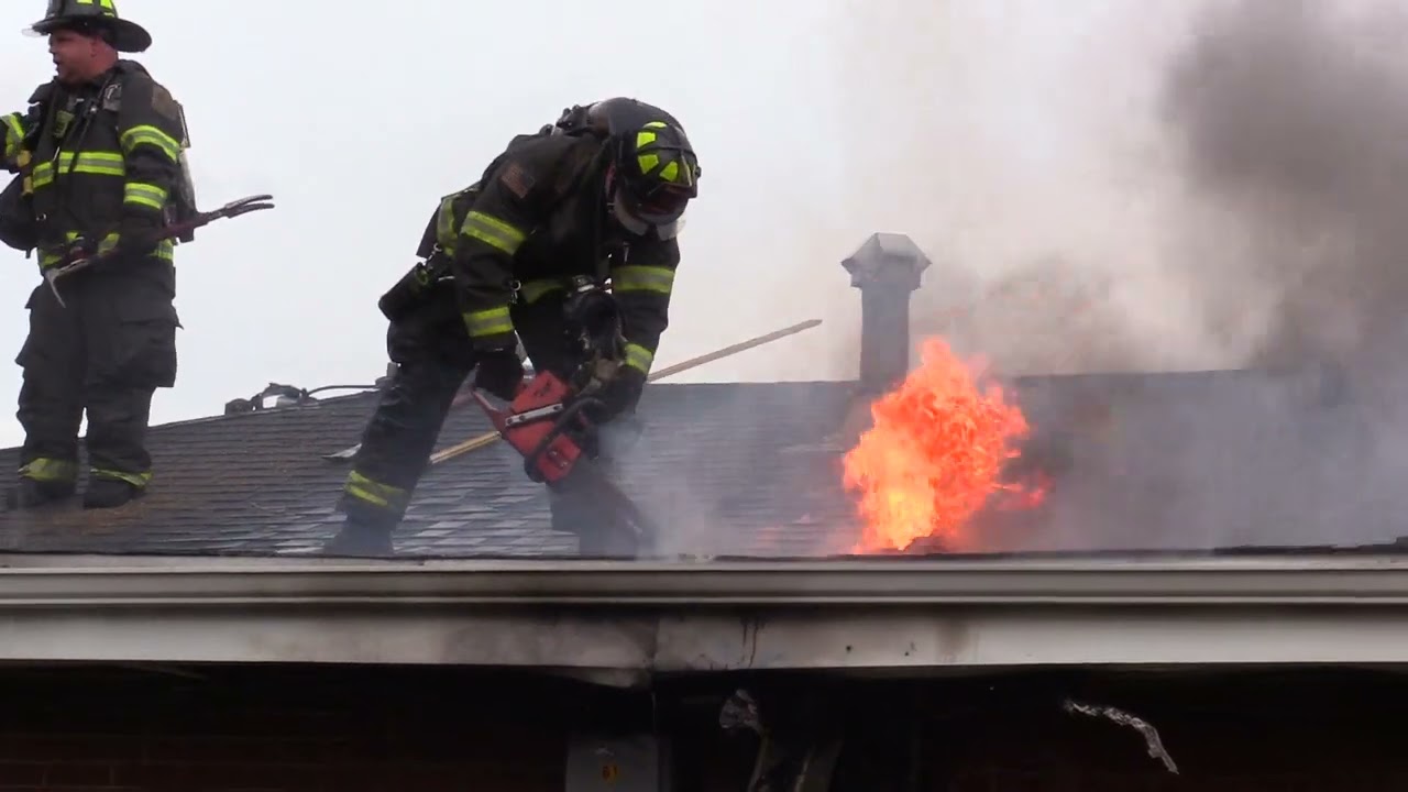 MABAS22 Blue Island,IL High Winds,Live Power Lines Down Results In a Fire In the Apartment Building
