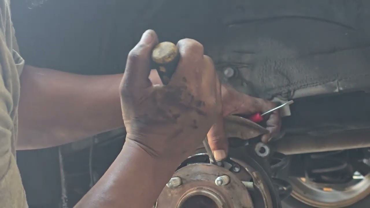 2012 KIA SOUL 2.0L LEFT REAR SEIZED WHEEL BEARING AND PLATE ASSEMBLY REPLACEMENT