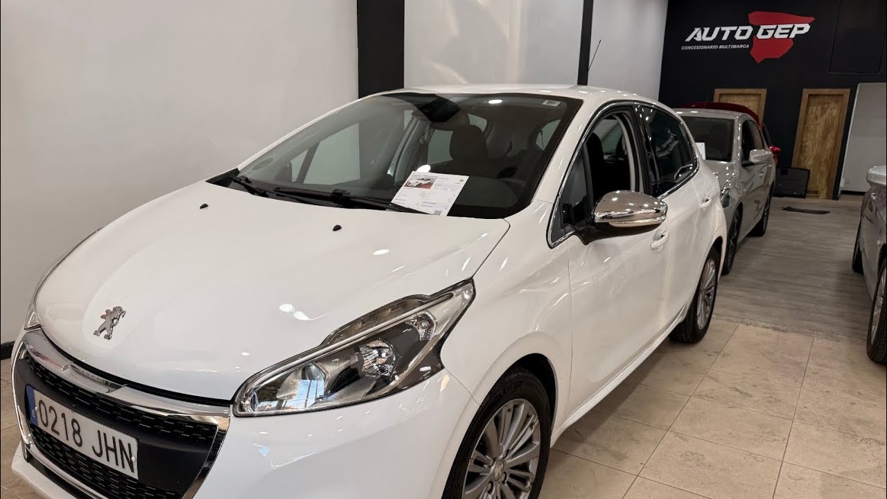 Peugeot 208 allure 82 CV gasolina 2015