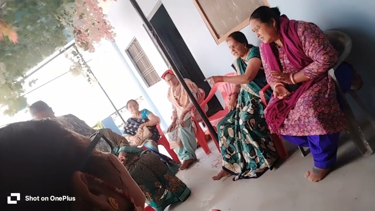 बहुत सुंदर भजन है कथा में माता रानी का जरूर सुनने लायक सब्सक्राइब करें