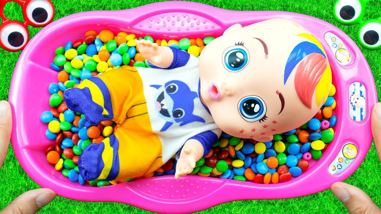16 Minutes Candy ASMR Compilation, Rainbow Candy Bath Tub Relax