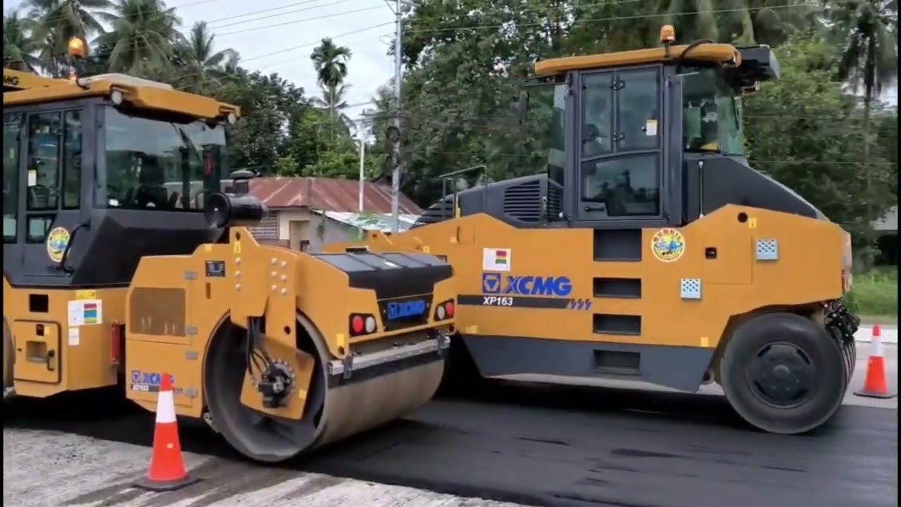 XCMG pneumatic roller XP163 construction video