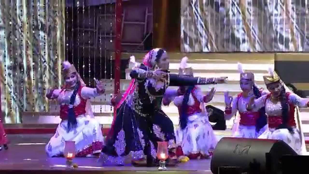Swetha Menon Dance in Vanitha Film Award 2015 part 2