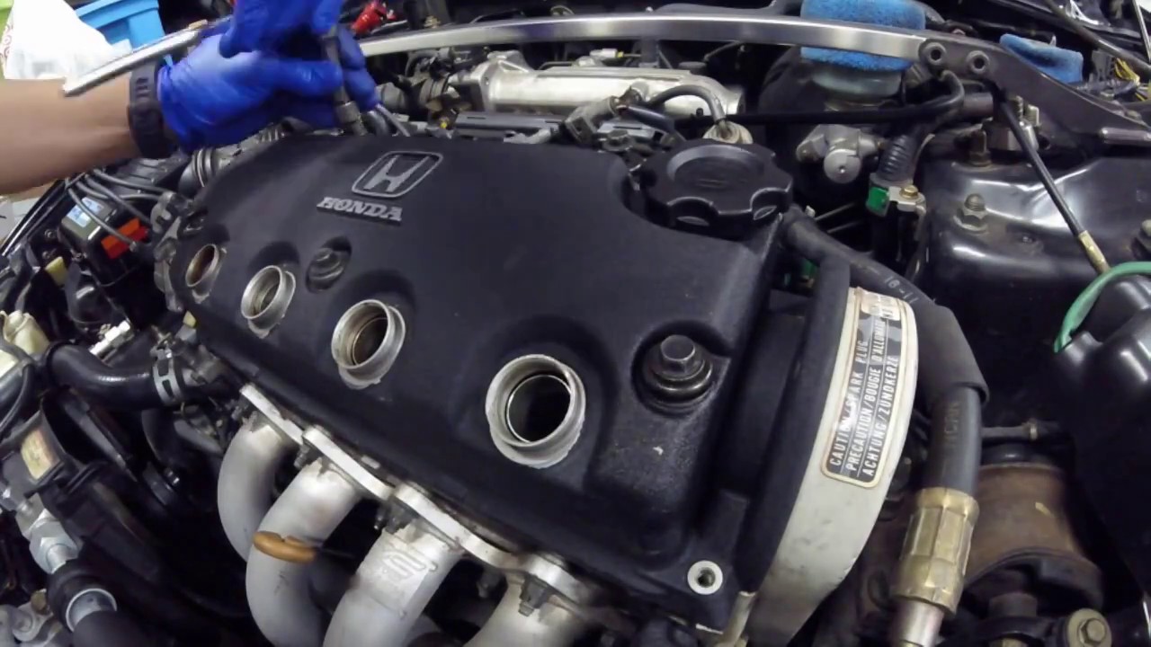 Honda D-Series Stripped Valve Cover Bolt Hole Repair