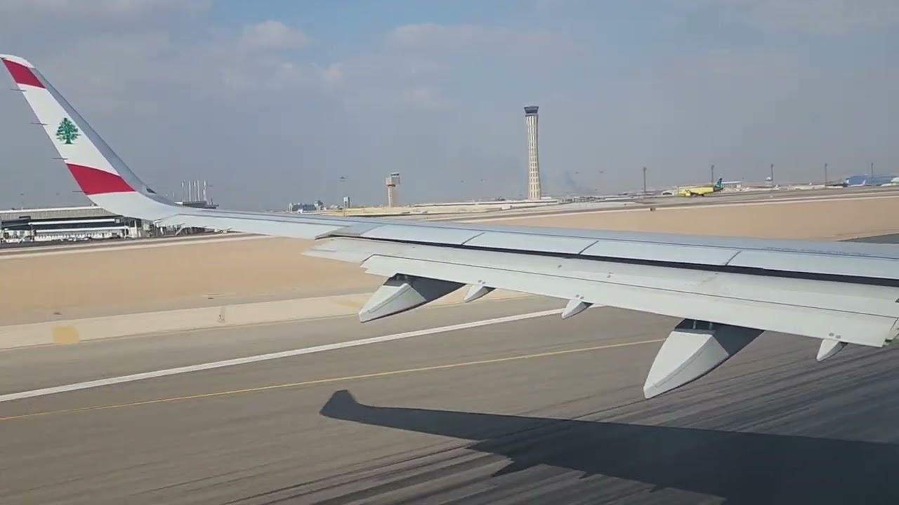 لحظة إقلاع الطائرة من مطار مصر لبيروت