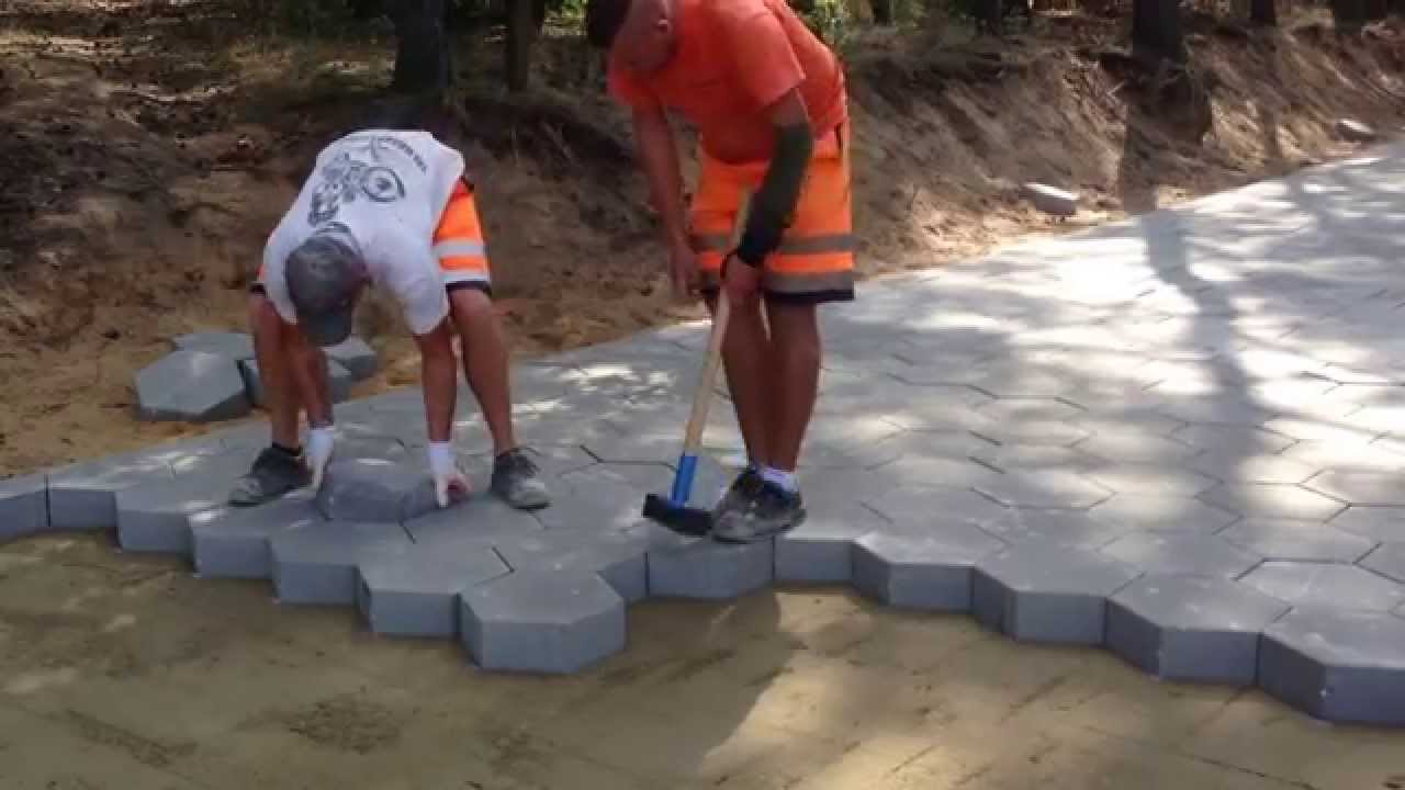 LesznoTrylinka układanie. Osieczna.