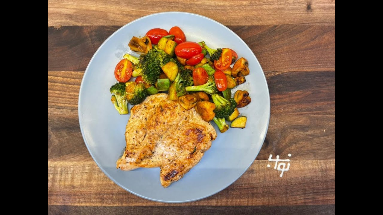 سینه&zwnj;مرغ با سبزیجات به همراه نواب - بشقاب رژیمی-chicken breast with vegetables by navab