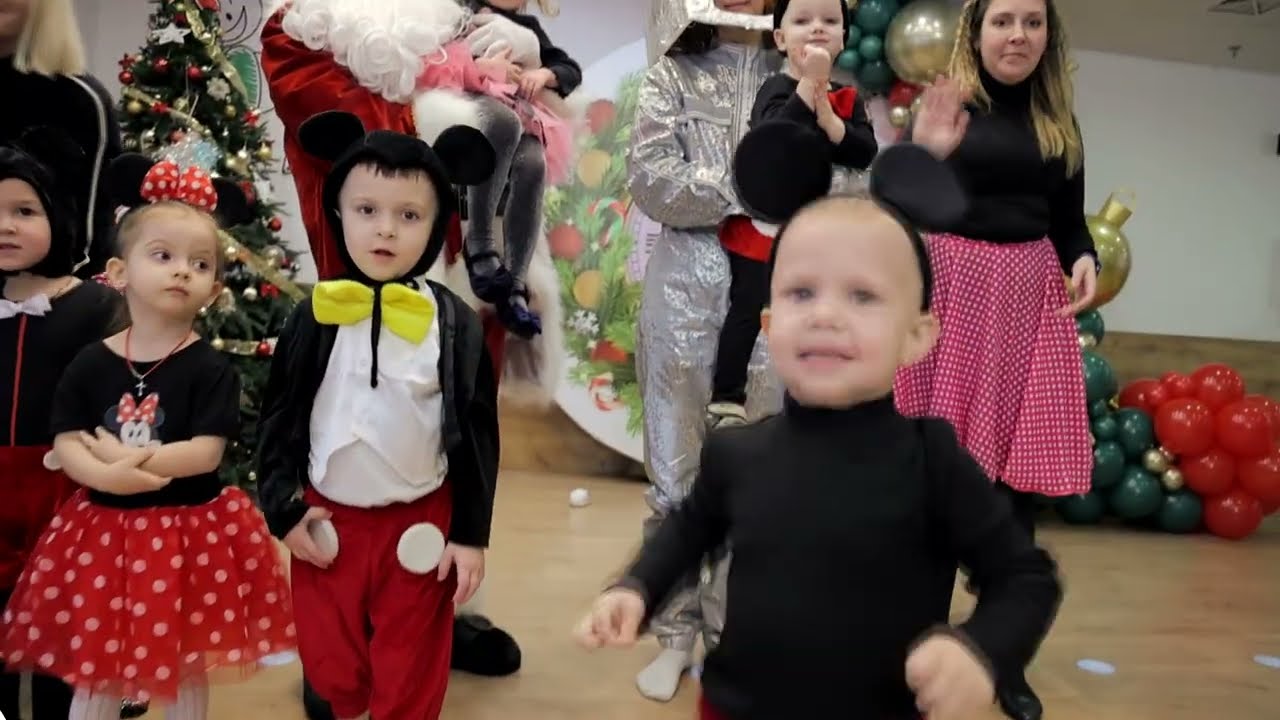 Новорічне свято 2024/2025 у молодшій групі саду Shalom baby