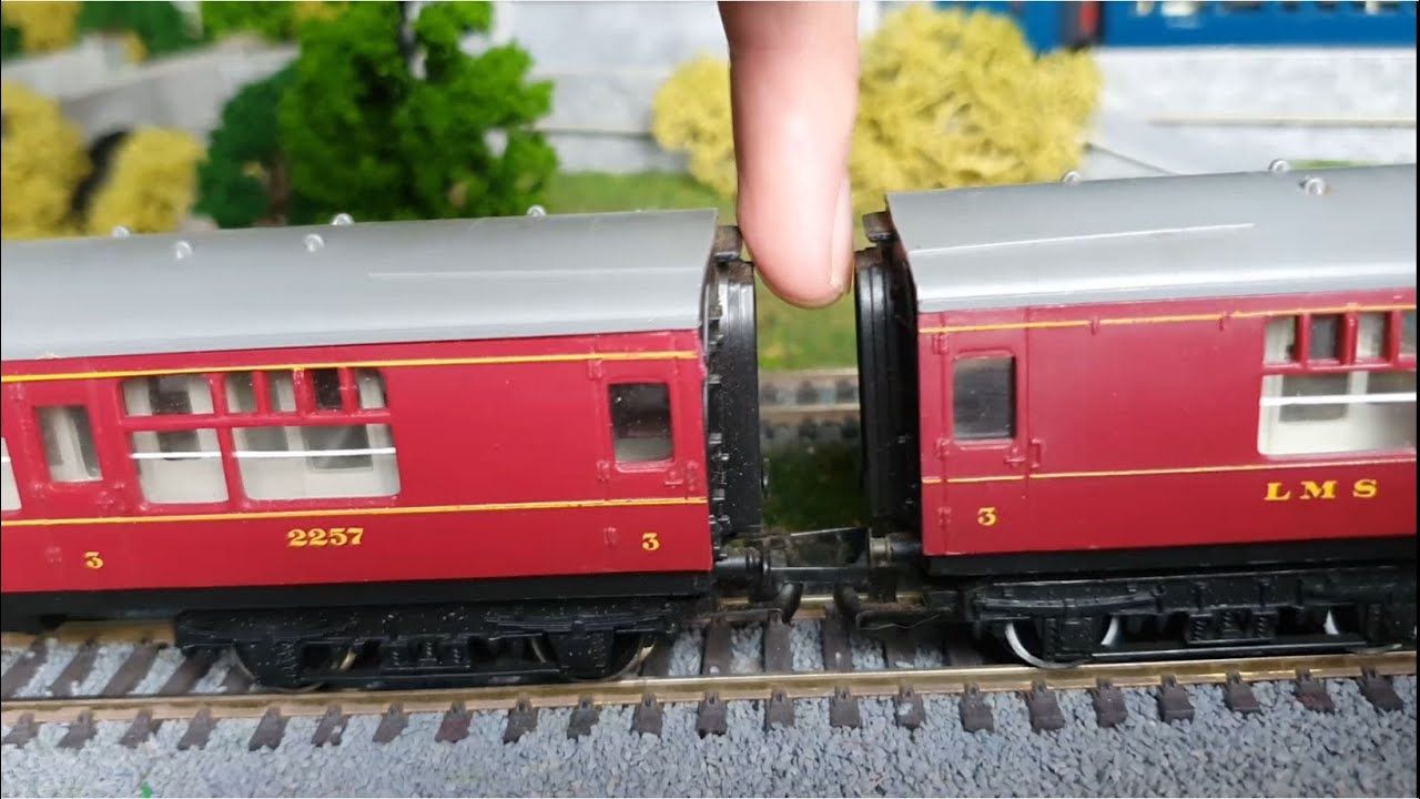 Closer Coupling Old Hornby Coaches