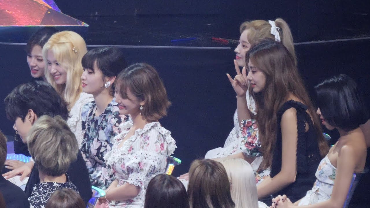 (IZ*ONE Performing artist female) K-POP cover dance VCR TWICE Reaction fancam by Spinel