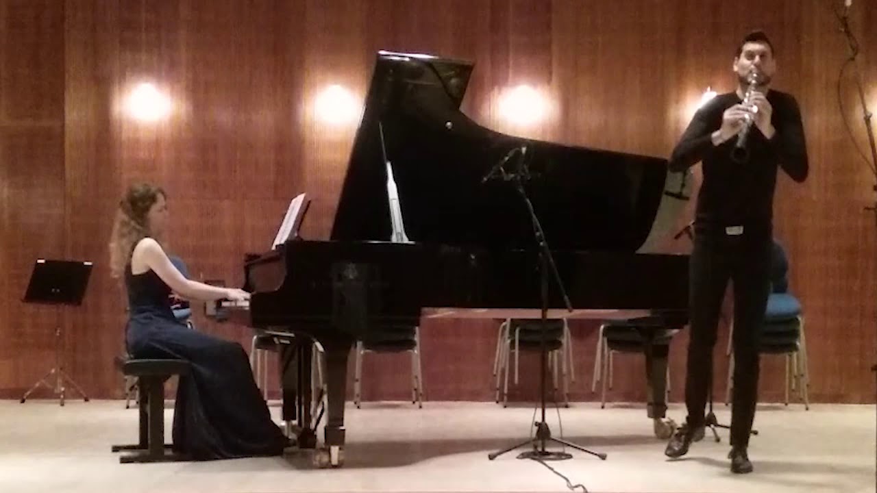 Giovanni  Punzi plays Debussy Rapsodie pour clarinette