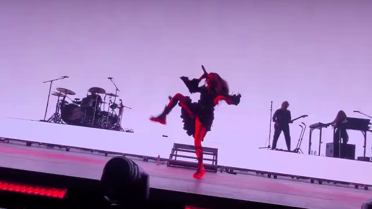Halsey - Experiment On Me - Los Angeles (02/10/2022)