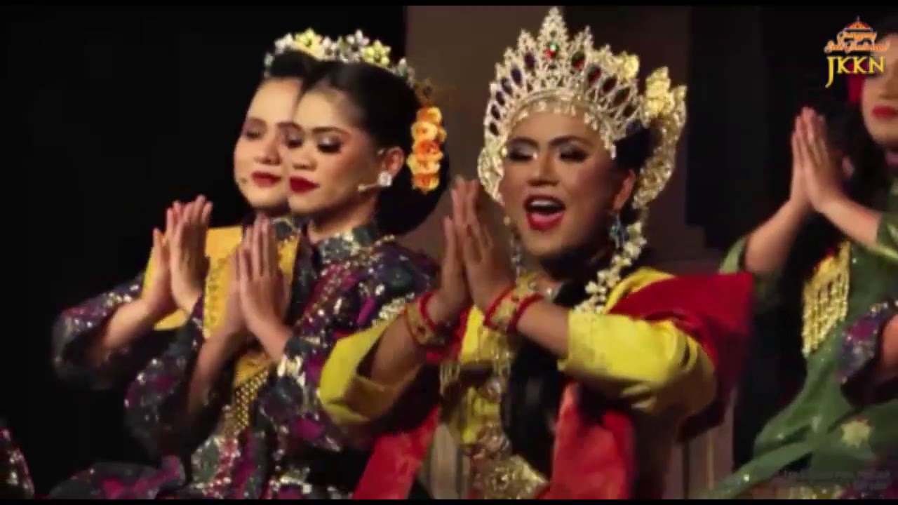 TEATER TRADISIONAL MEK MULUNG 