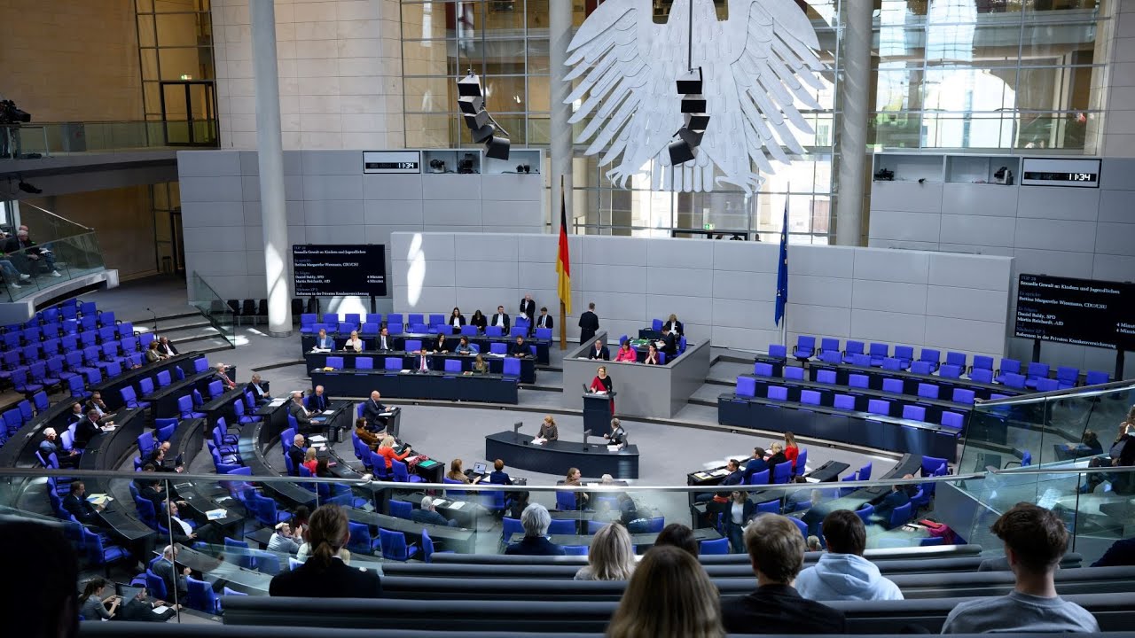 198. Sitzung des Deutschen Bundestages, u.a. zu 35 Jahre Mauerfall und Aktuelle Stunde zum Ampel-Aus