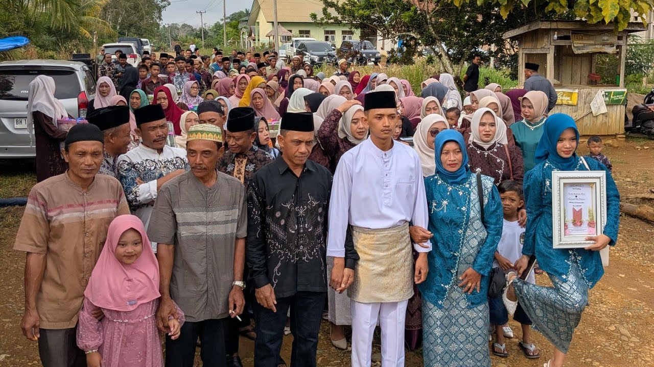 Pengantin datang,  Febri dan Andi , Dian Mekar dekorasi di jalan kuamang unit 10 Rimbo ulu