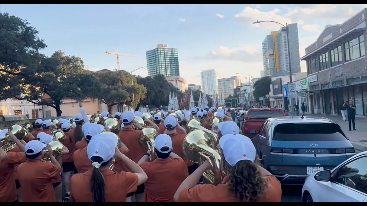 UT Hosts Annual Texas Fight Rally and Parade // Good Morning Longhorns