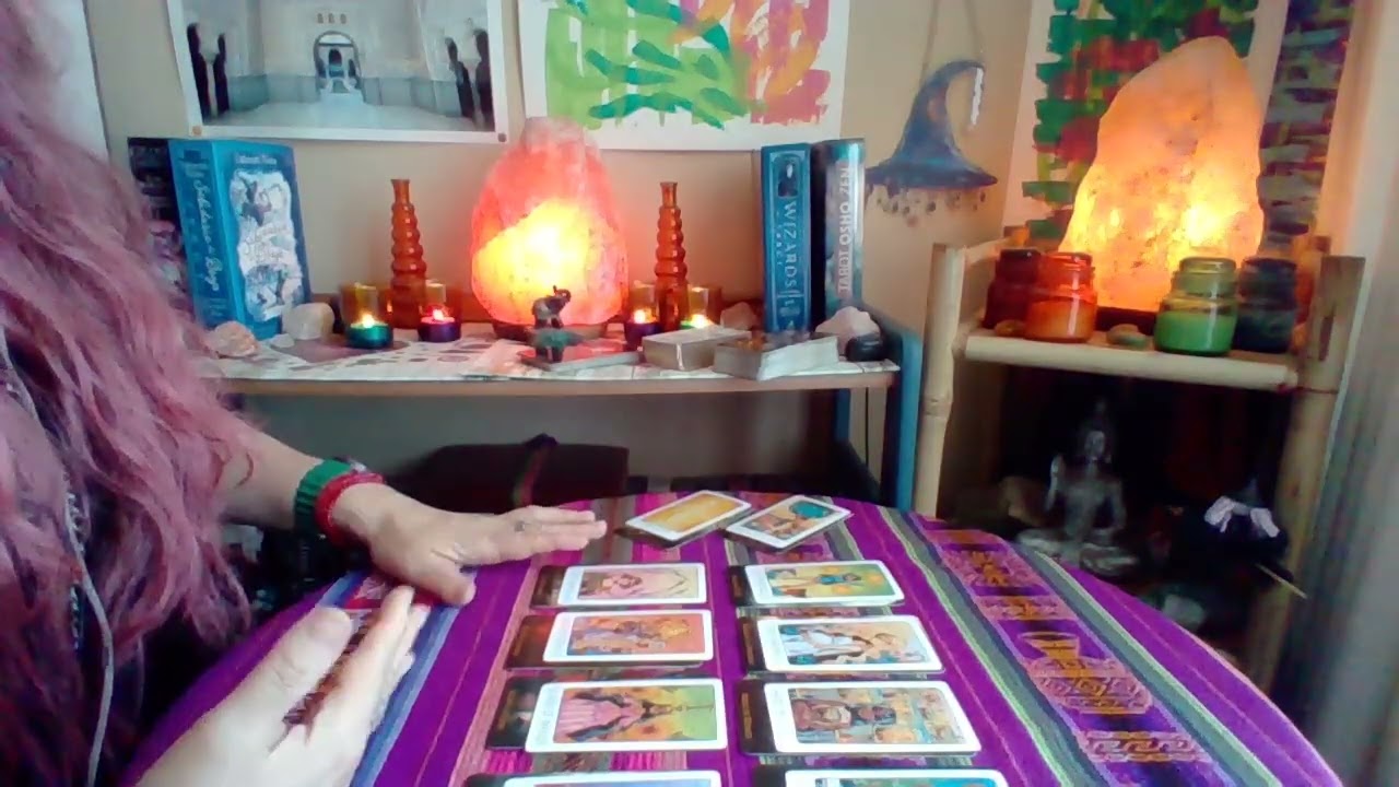 GÉMINIS!!🔮Alguien reconecta contigo de forma romántica!! No han sido pareja antes con esta persona!!