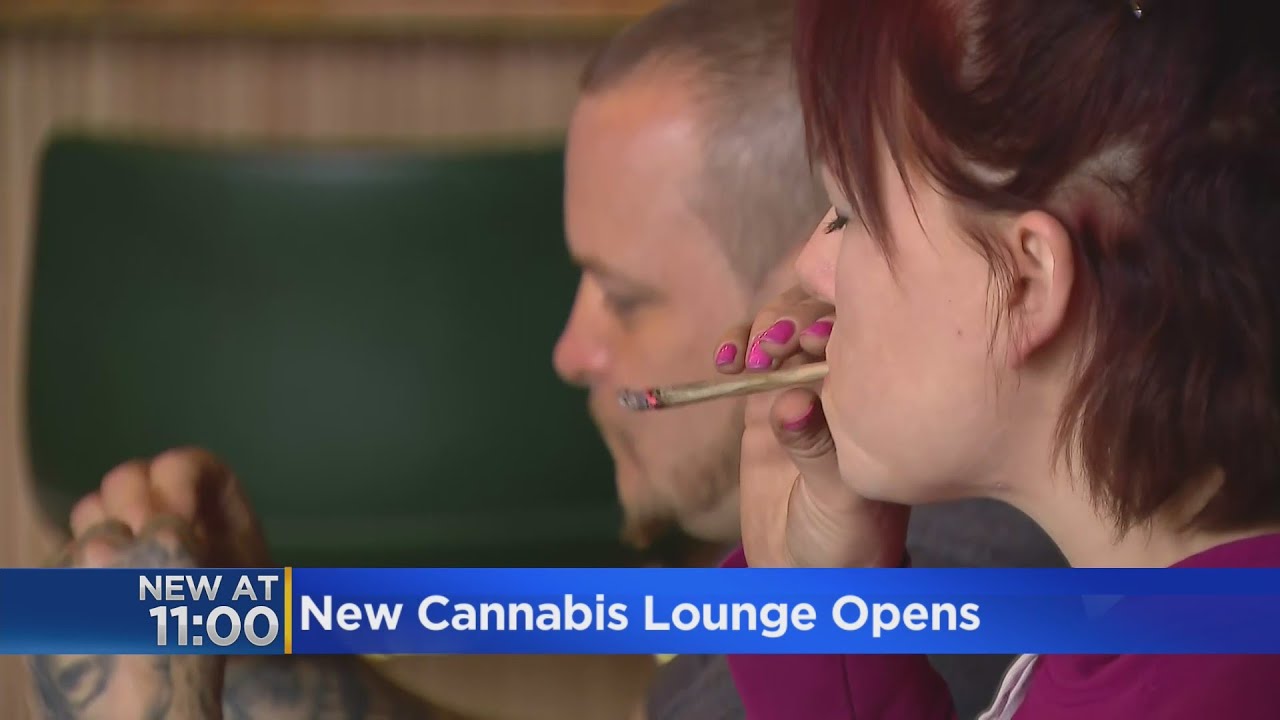 New cannabis lounge opens in Mundelein