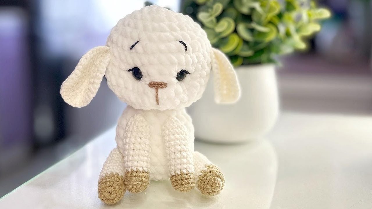 Cute crochet lamb pattern | Free amigurumi sheep pattern