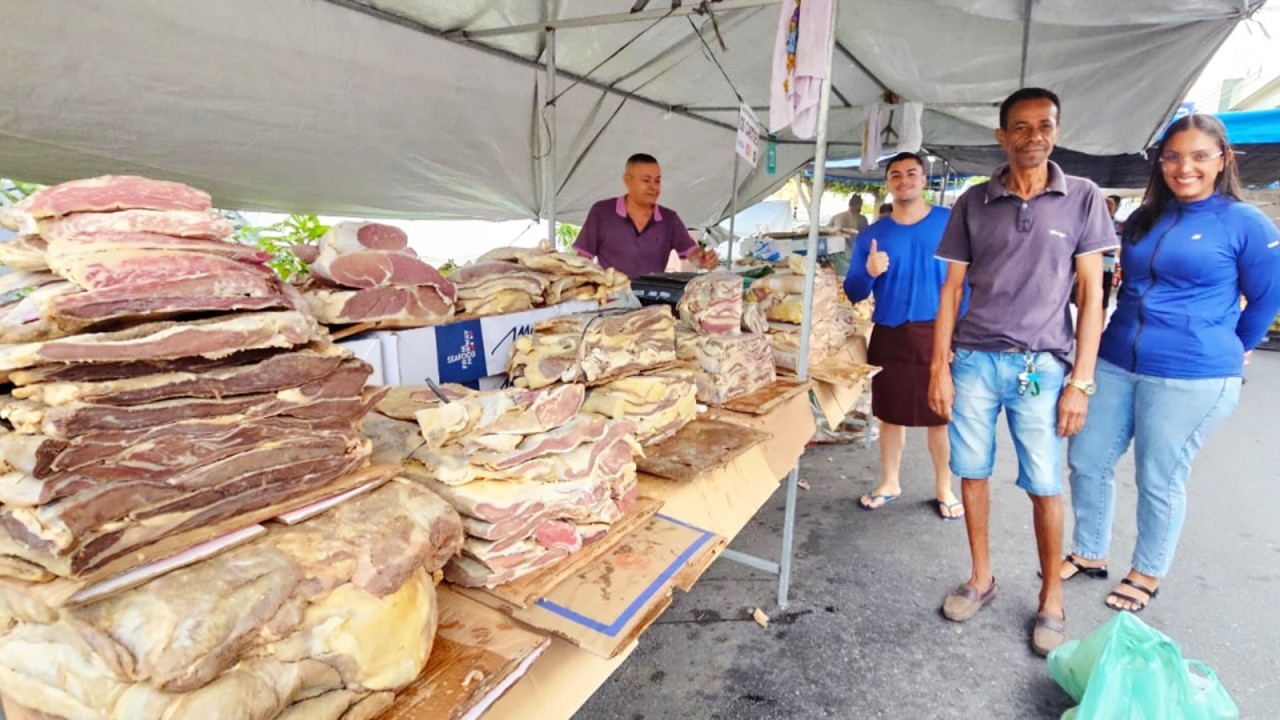 CARNE DE CHARQUE COMO VOVÊ NUNCA VIU NUMA FEIRA NORDESTINA