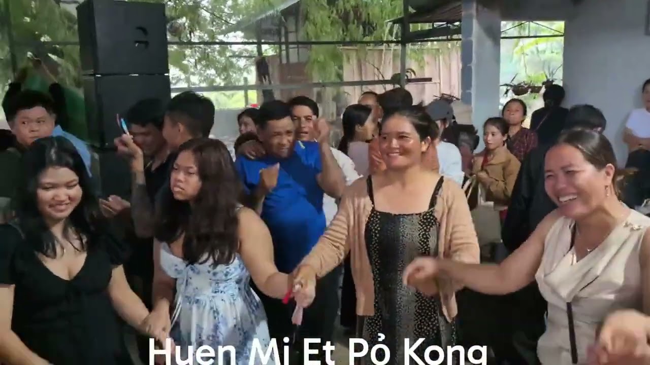 Huen Mi Đám Cưới 