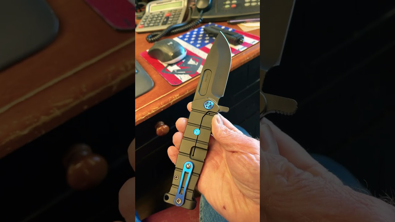 1 Bad ass pocket knife! 