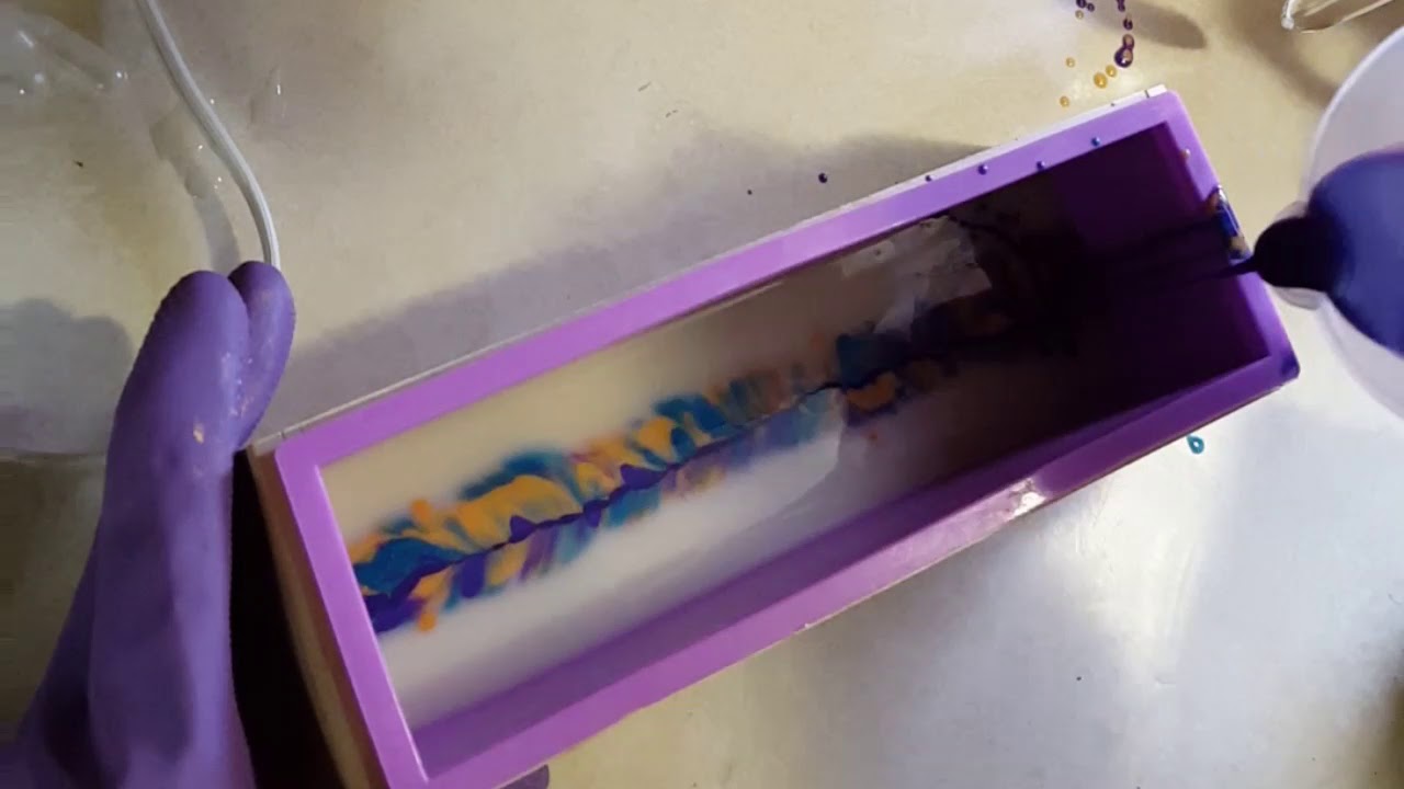 The Making of Paisley Dreams Soap Using Raindrop Technique