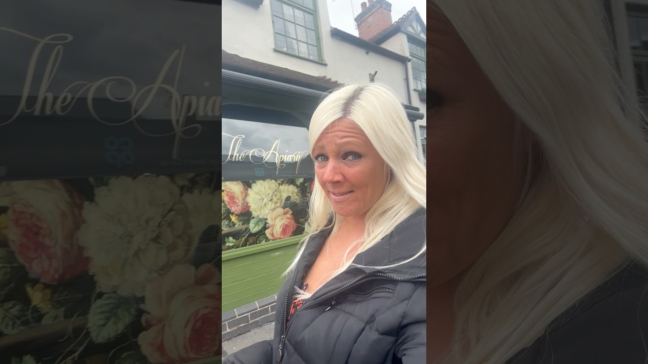 On a pub crawl in Castle Donington and The Apiary is closed on Mondays #theapiary #castledonington