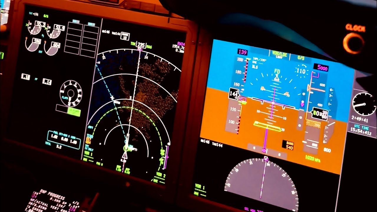Epic Cockpit View of Boeing 737-8200 Landing in LIRN RWY24!