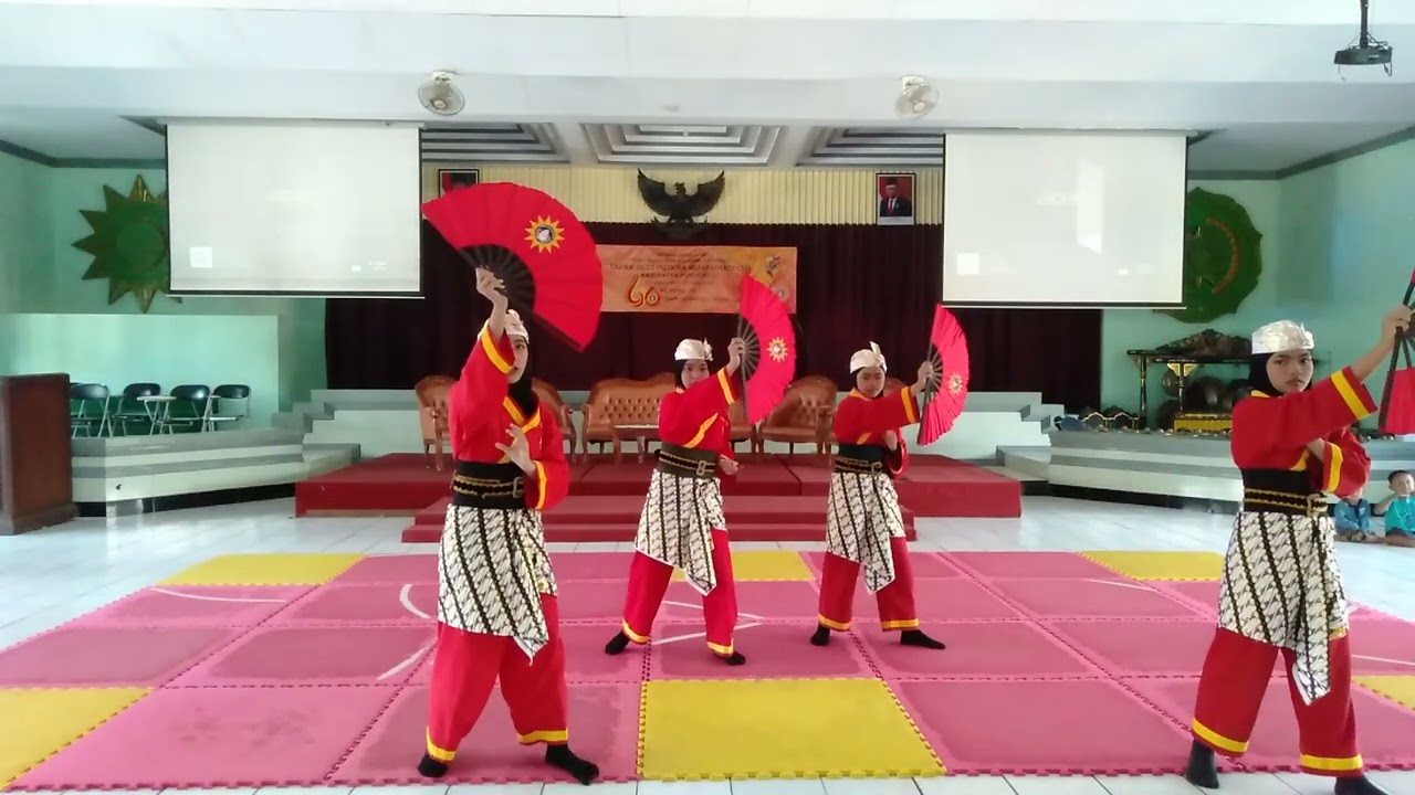Keren ! Seni Kipas Tapak Suci l Santriwati PP Darul Arqom Purworejo