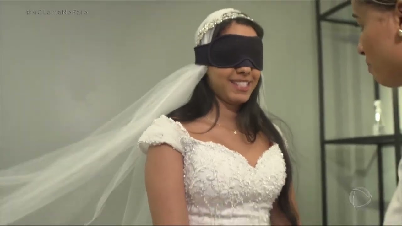 Mirella, das Gémeas Lacração, veste-se de noiva e 