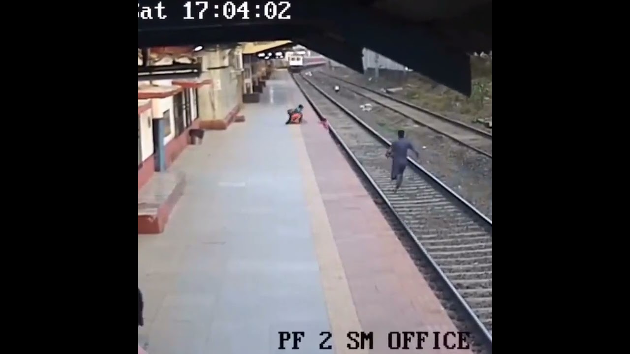Saving blind mother child, who fall on railway track🤲🏻 #viralyoutube#trend#viral#video#trending#