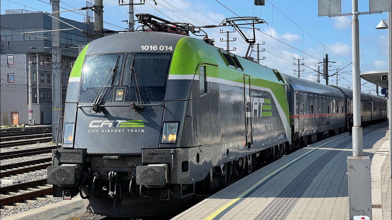 Zugverkehr/Trains at Linz Hbf 04.06.22