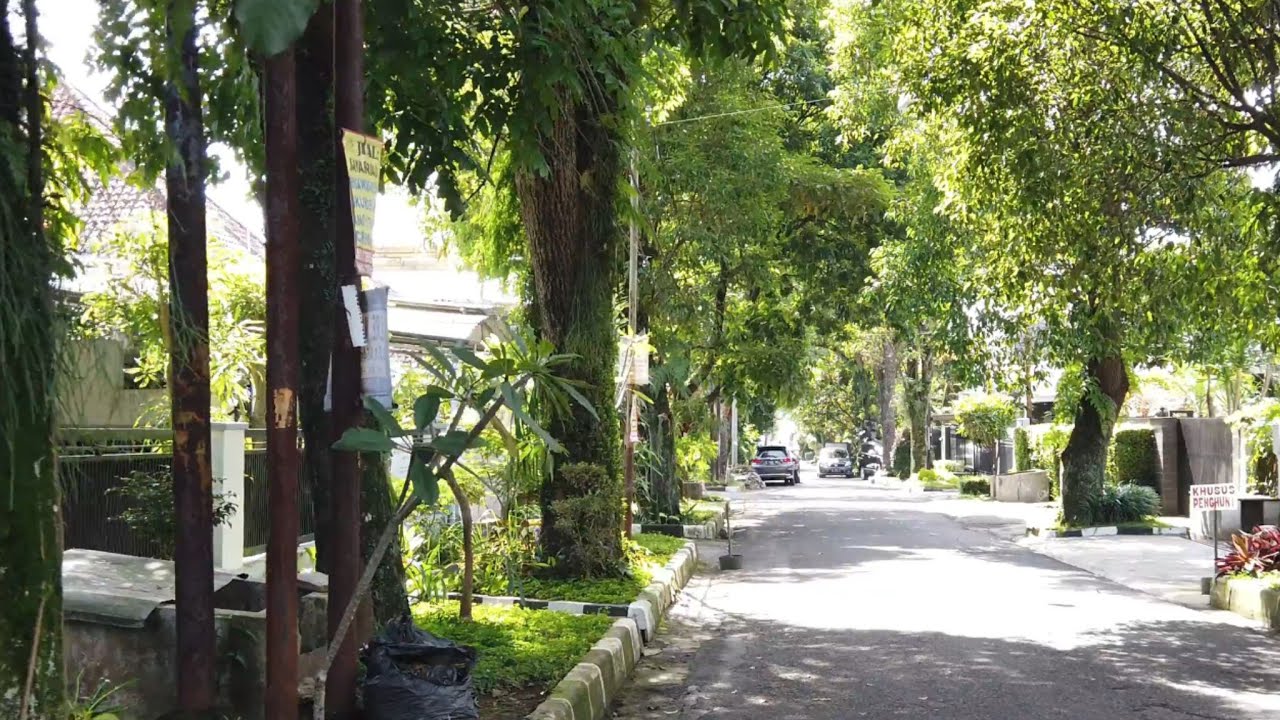 WALKING TOUR JALAN CIHAPIT TO JALAN SERAYU BANDUNG INDONESIA