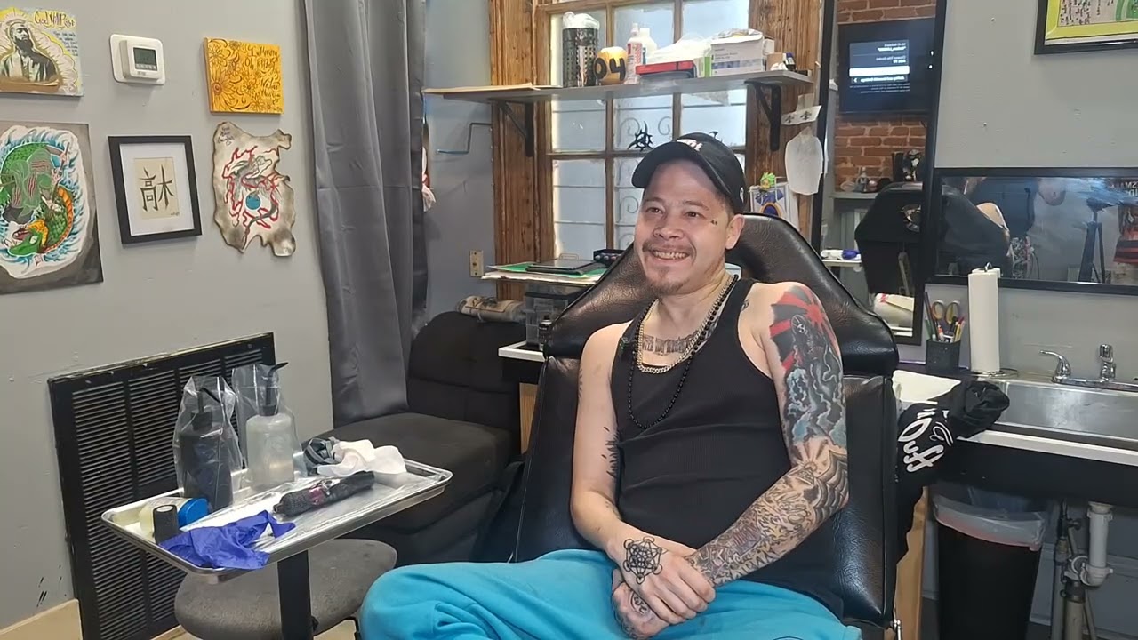 Tattoo Aveneaux Artist...Big Mike from Chicago... 
