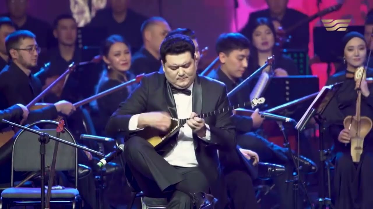 Солист пен оркестрдің күй-тартысы. Айбек Бекбосын & 