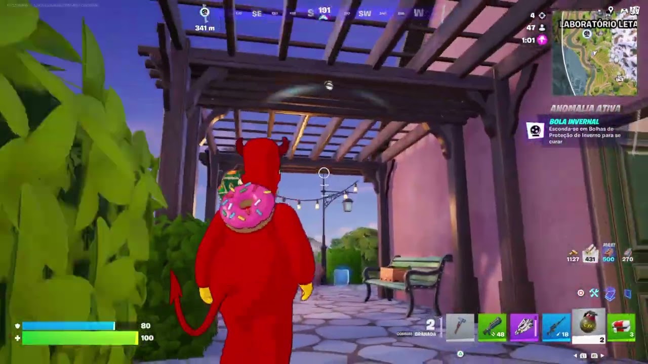 Jogando Fortnite