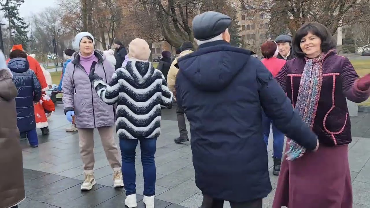 ЛЕЖАЛА РОЗА В УЛИЧНОЙ ПЫЛИ! ХАРЬКОВ ТАНЦЫ ДЕКАБРЬ 2025 #kharkiv 