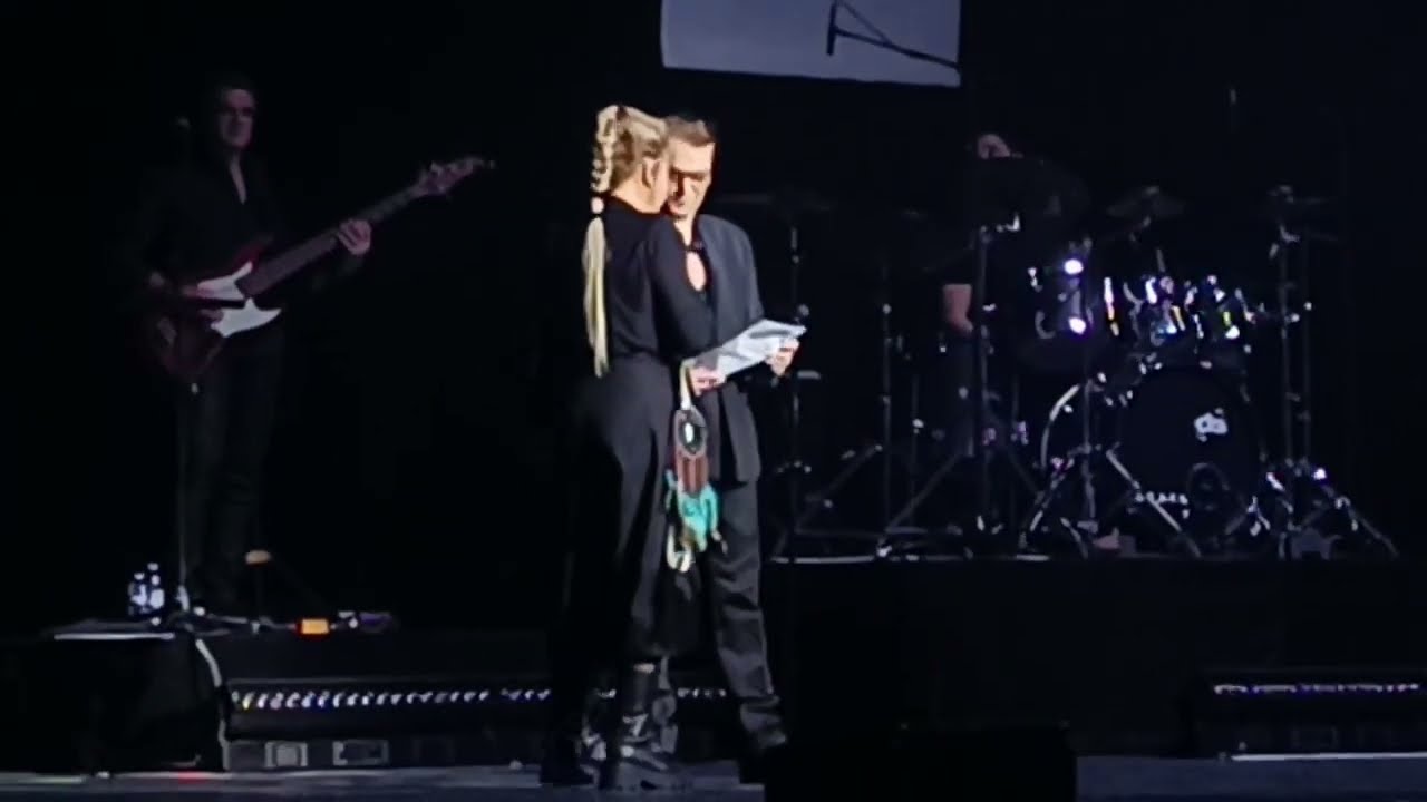" Les Amoureux" en duo avec Bénabar.