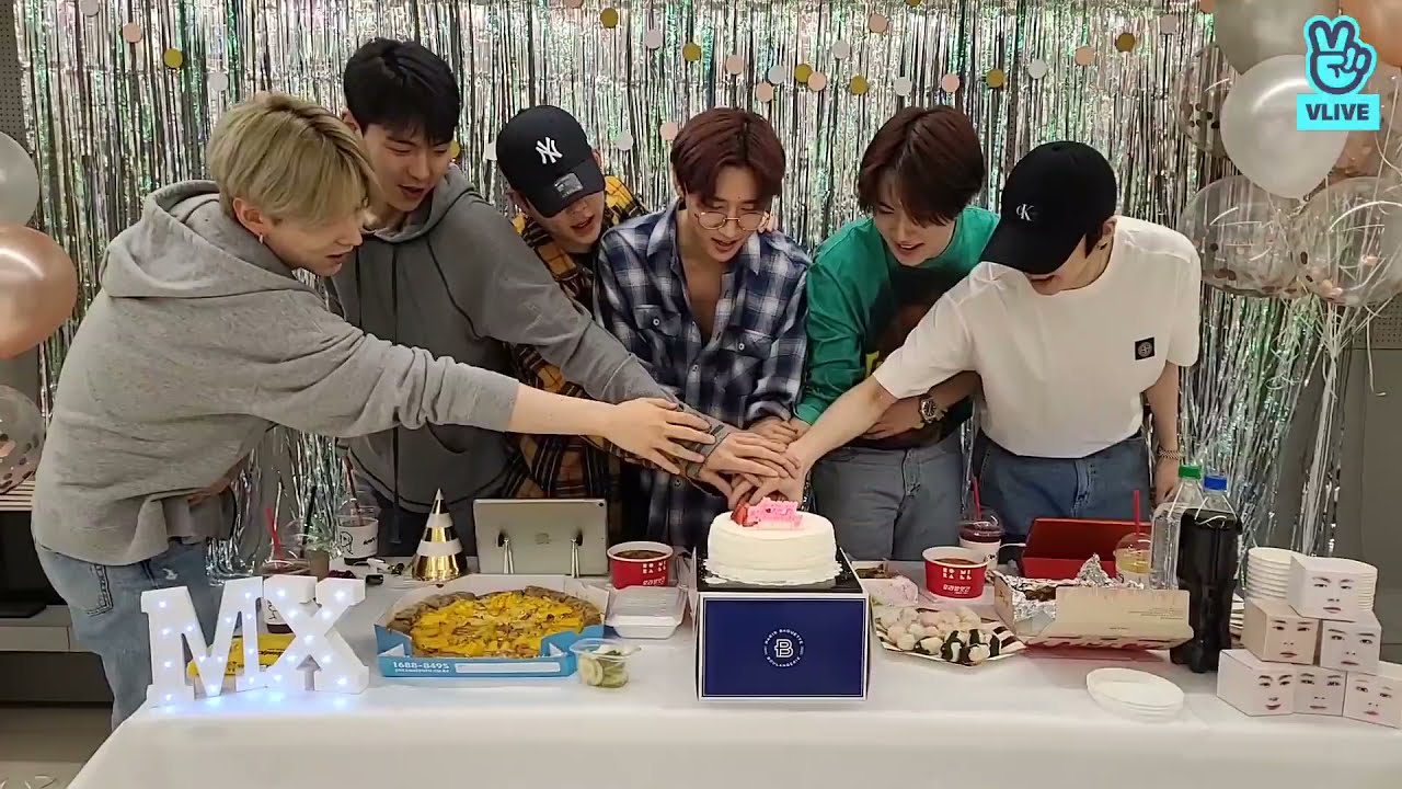 MONSTA X 5th ANNIVERSARY VLIVE [ENG SUB]