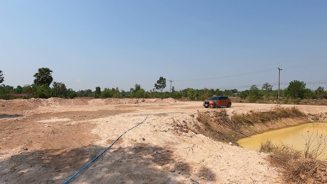 Ubon Thailand House Build Part 2 Solar Well and Raise Land