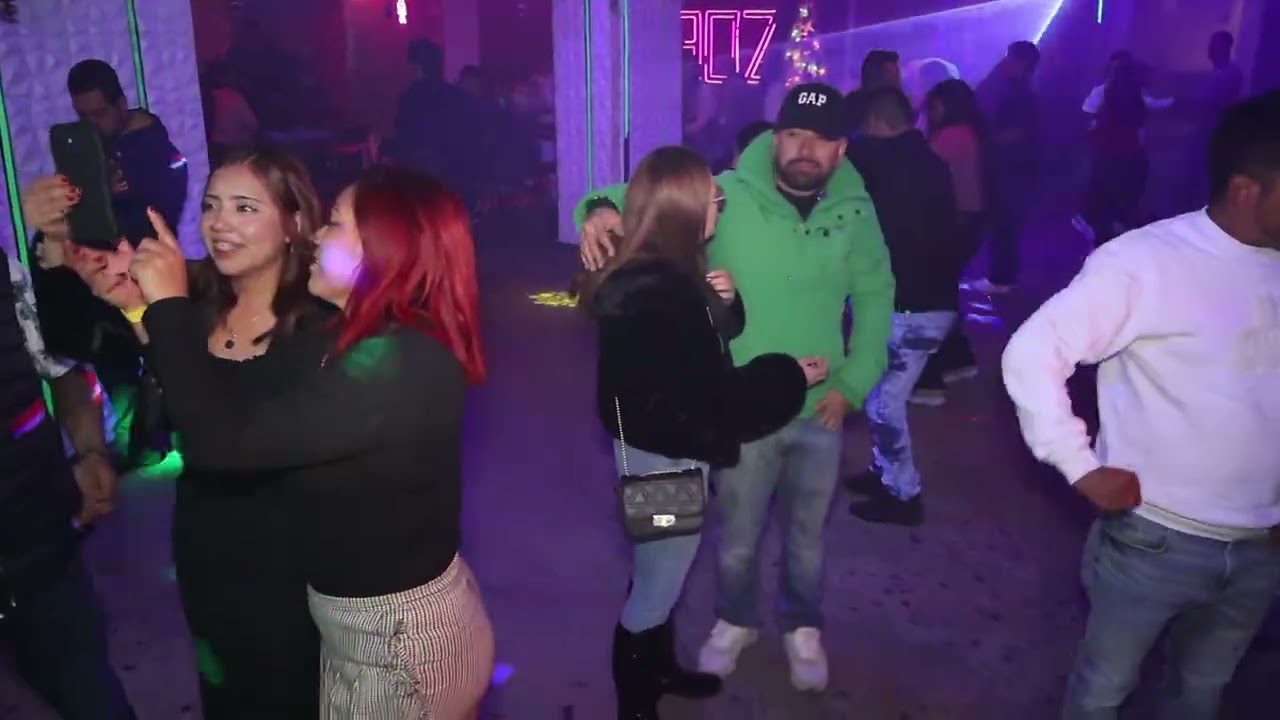 Grupo K-L en Kaoz discotheque en CDMX 