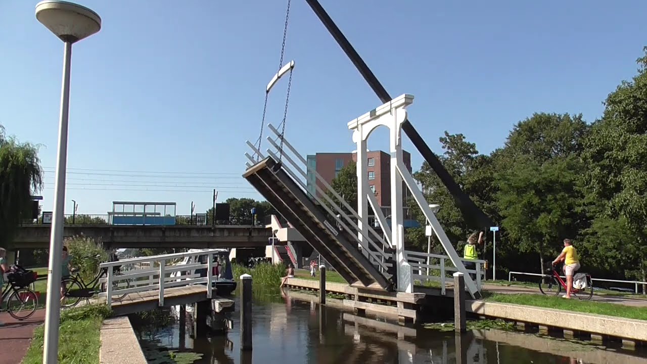 Brugopening Oranjebrug Nieuwerkerk a/d IJssel Ophaalbrug Drawbridge/ Pont Levis/ Klappbrücke