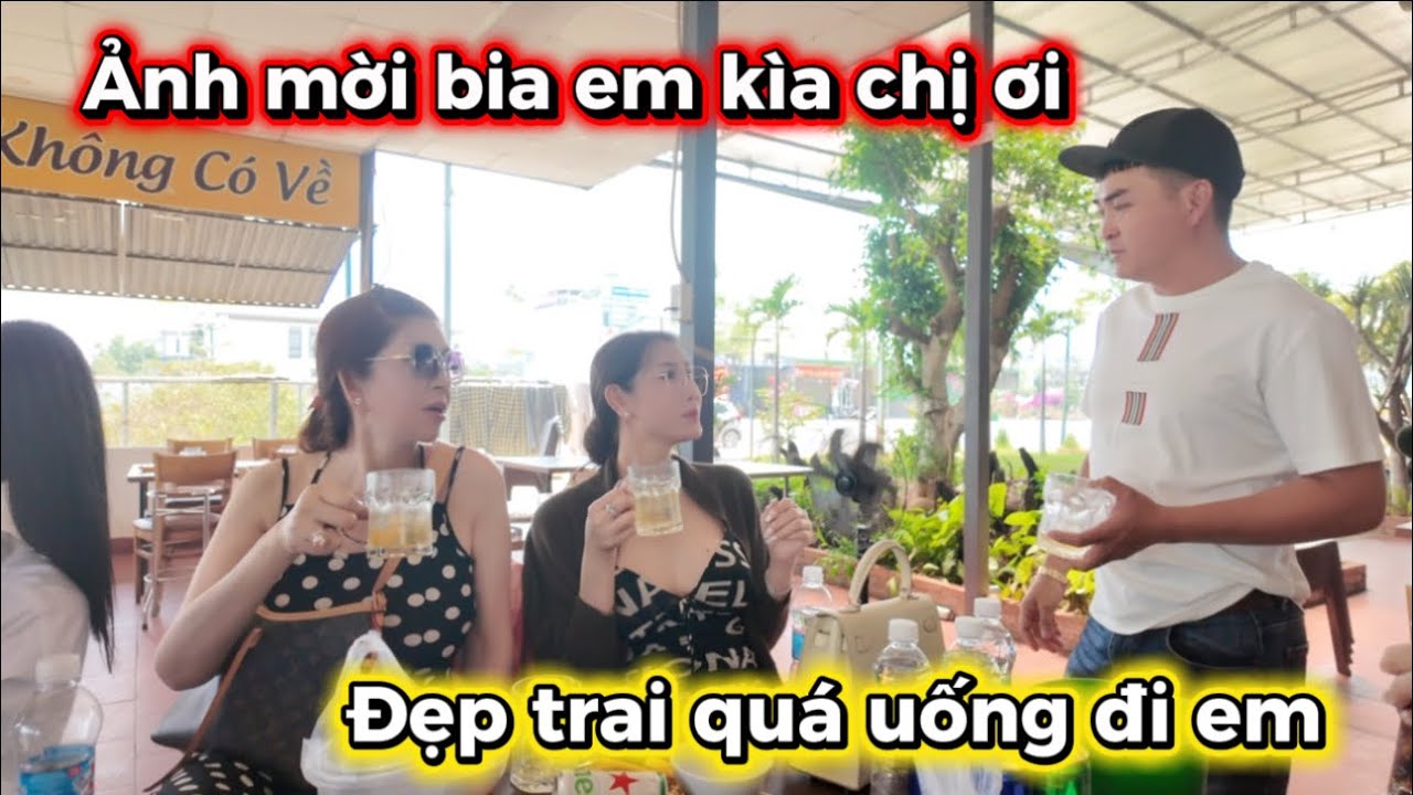 Chị em chuyển giới hợp mặt đi ăn hai bến Lâm Hà - Đức Trọng - Đà Lạt mùng 6 Tết 2026