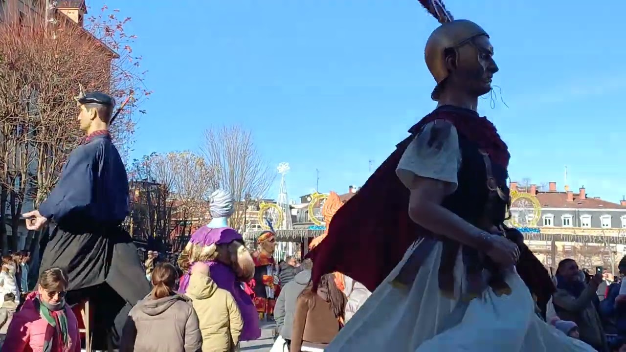 Polonesa | Gigantes de Bidasoa y Ondare | Navidad en Irun | 27 de Diciembre de 2025